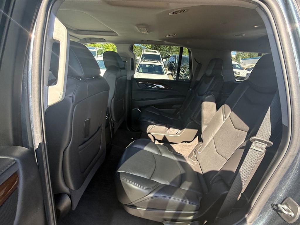 Used 2020 Cadillac Escalade Luxury AWD/4WD image 23