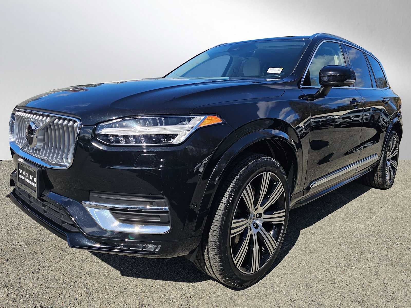 Certified 2023 Volvo XC90 B6 Ultimate w/ Protection Package Premier image 7