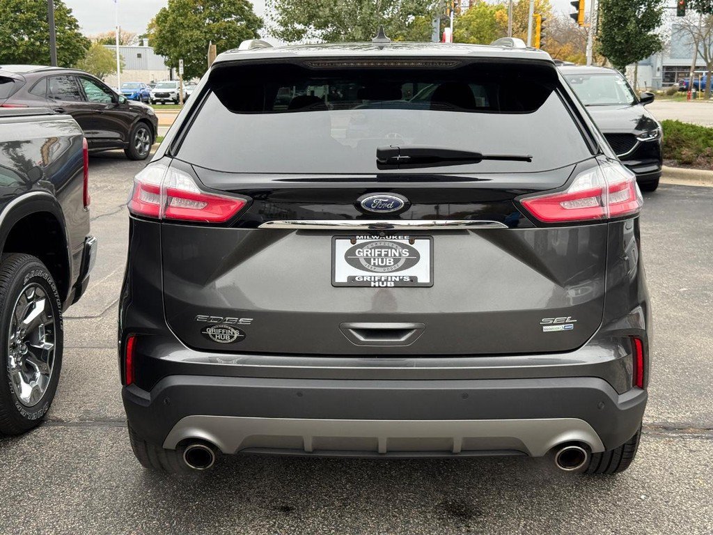 Used 2019 Ford Edge SEL w/ Cold Weather Package AWD/4WD image 4