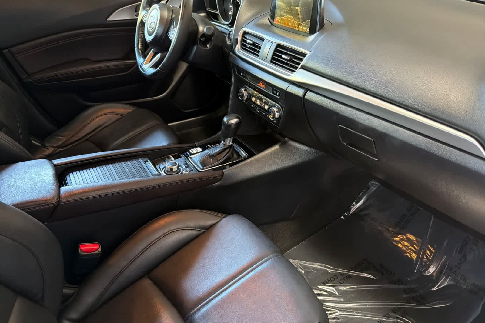 Used 2018 MAZDA MAZDA3 Touring FWD image 15