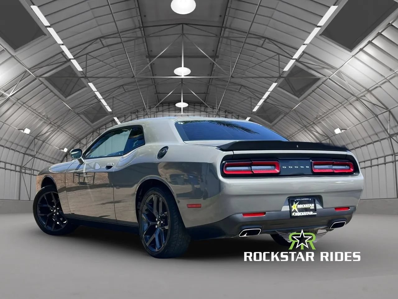 Used 2019 Dodge Challenger SXT w/ Blacktop Package RWD image 4