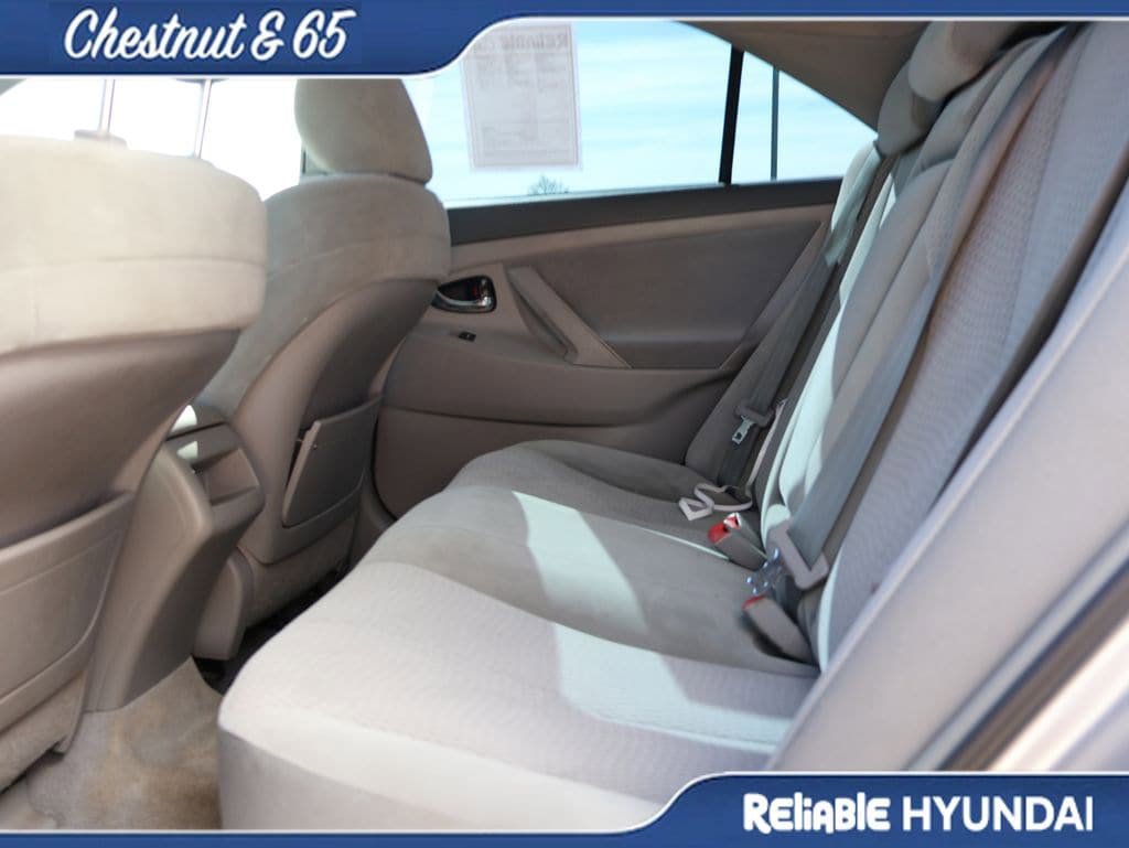 Used 2011 Toyota Camry LE image 18