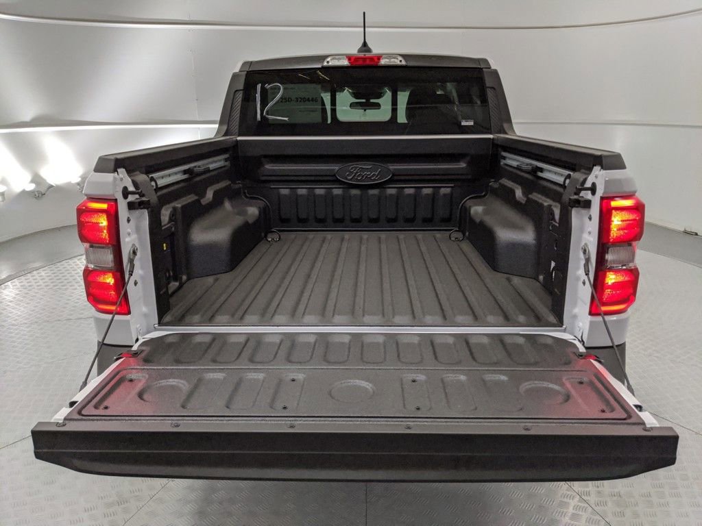 New 2025 Ford Maverick Lariat w/ Black Appearance Package image 24