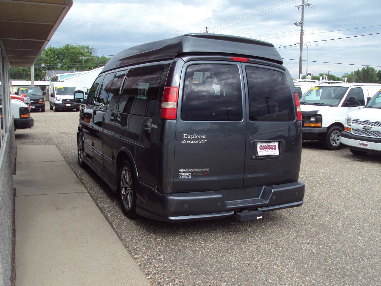 Used 2014 Chevrolet Express 1500 AWD image 6