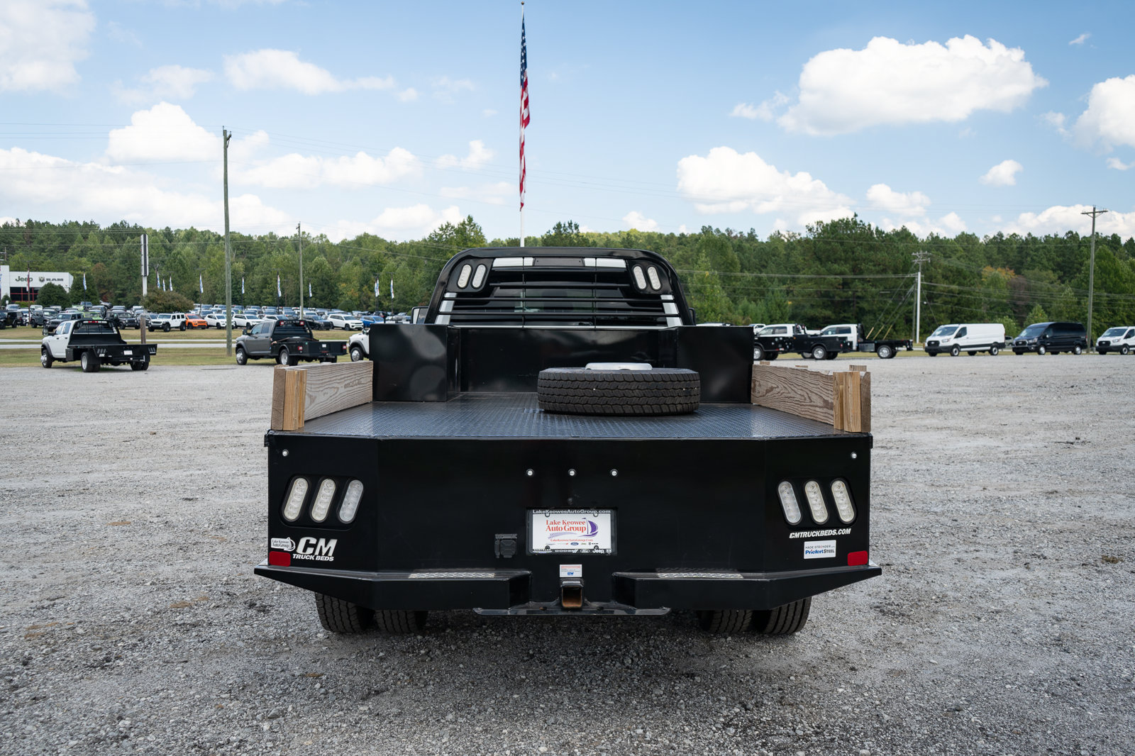 Used 2024 RAM 5500 Tradesman w/ Chrome Appearance Group AWD/4WD image 8