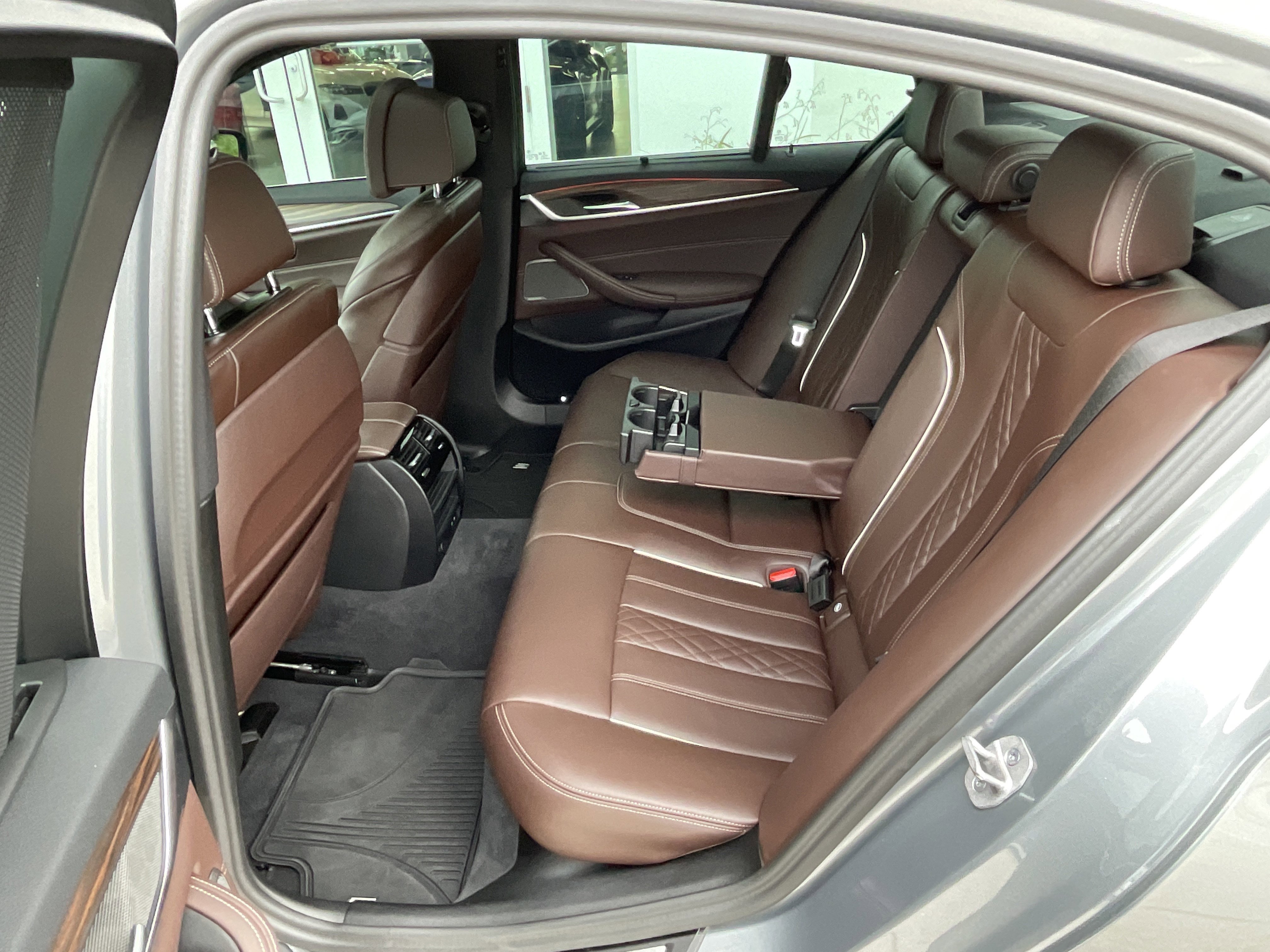 Certified 2023 BMW 540i w/ Executive Package image 26