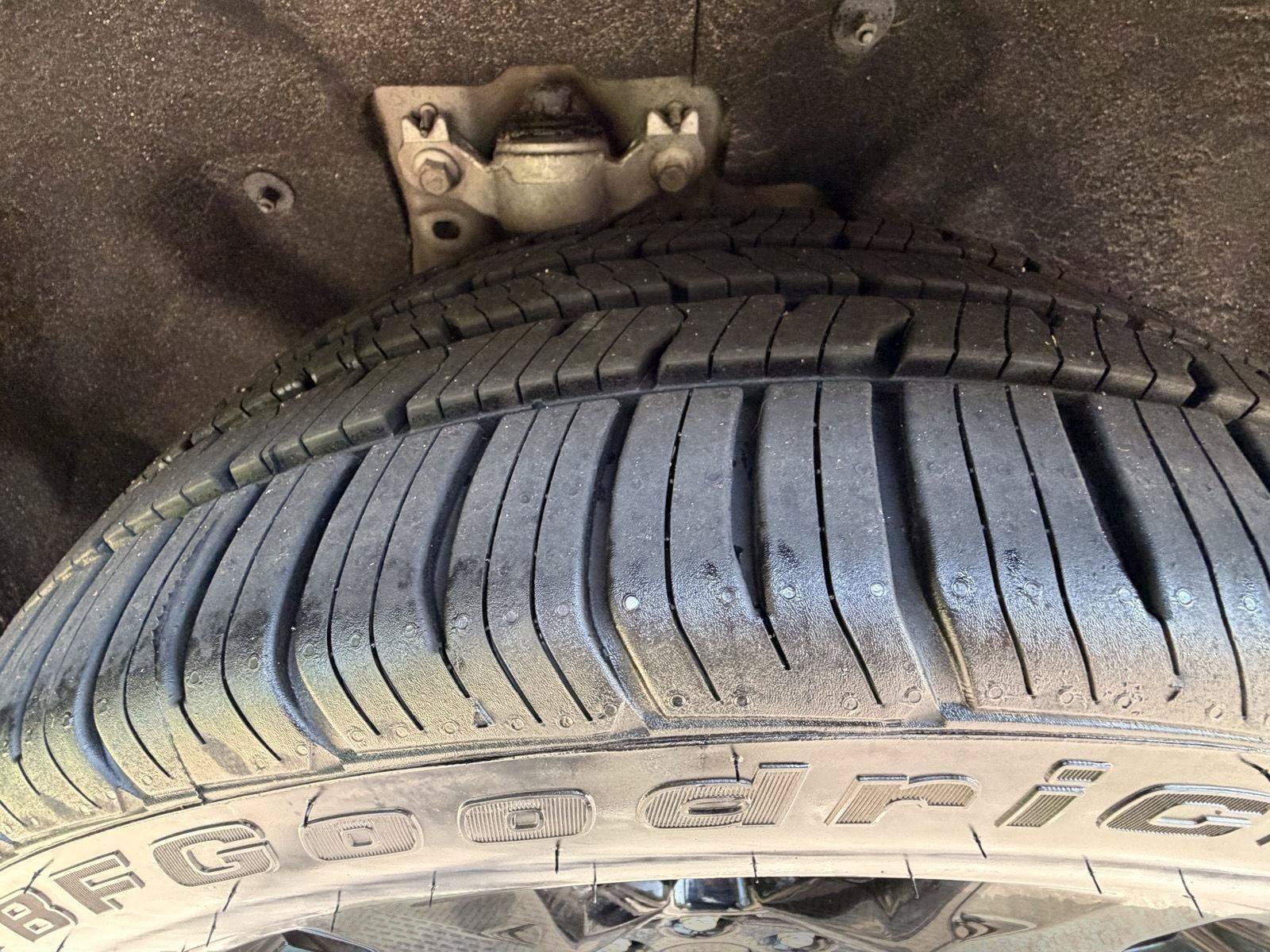 Used 2024 Ford Explorer ST w/ Equipment Group 401A AWD/4WD image 14