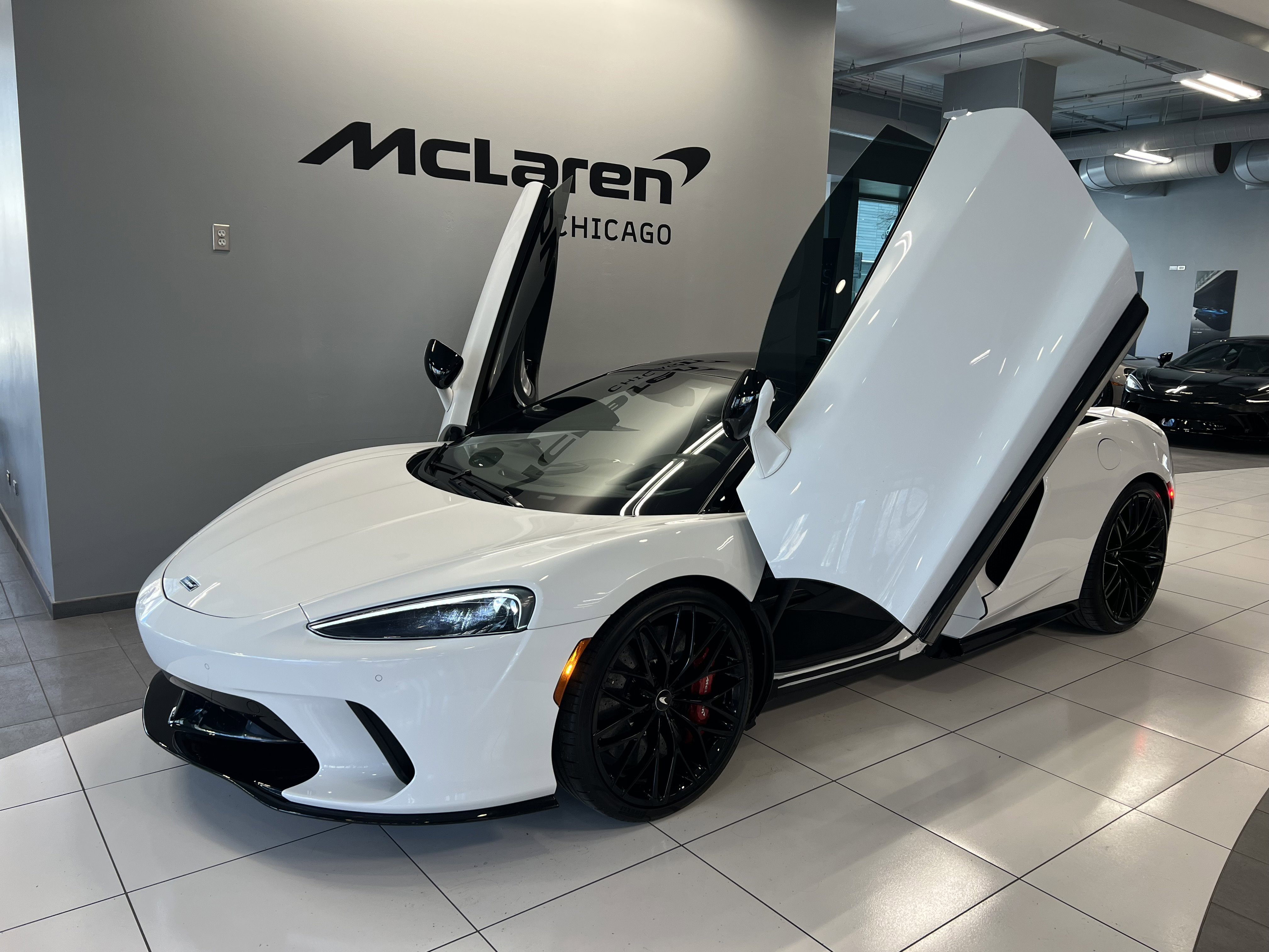 Used 2023 McLaren GT image 17