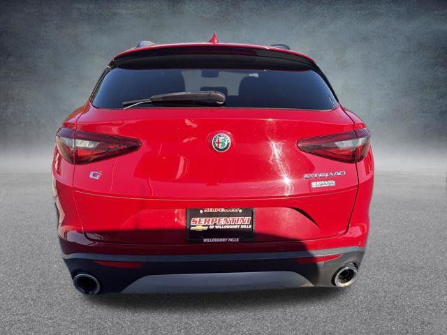 Used 2018 Alfa Romeo Stelvio Sport w/ Quick Order Package 22J Sport AWD/4WD image 9