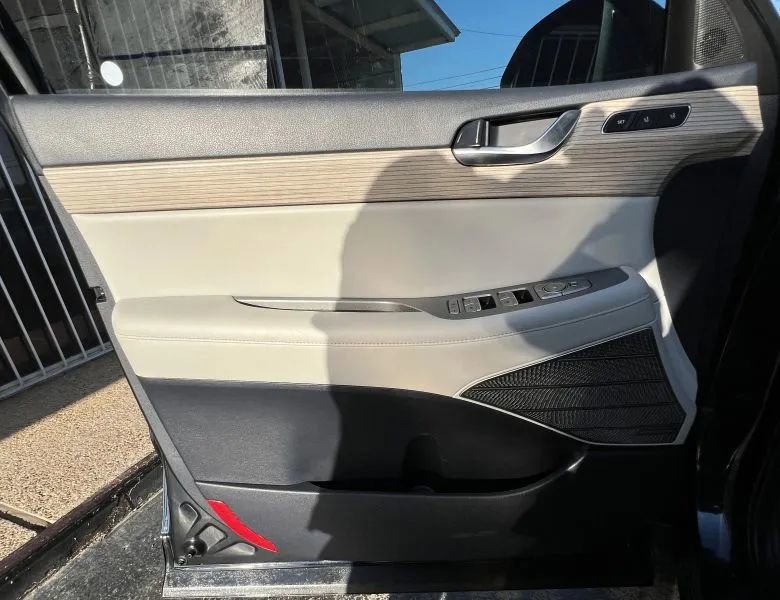 Used 2021 Hyundai Palisade Limited image 18