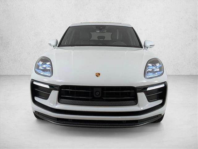 Certified 2025 Porsche Macan AWD/4WD image 6