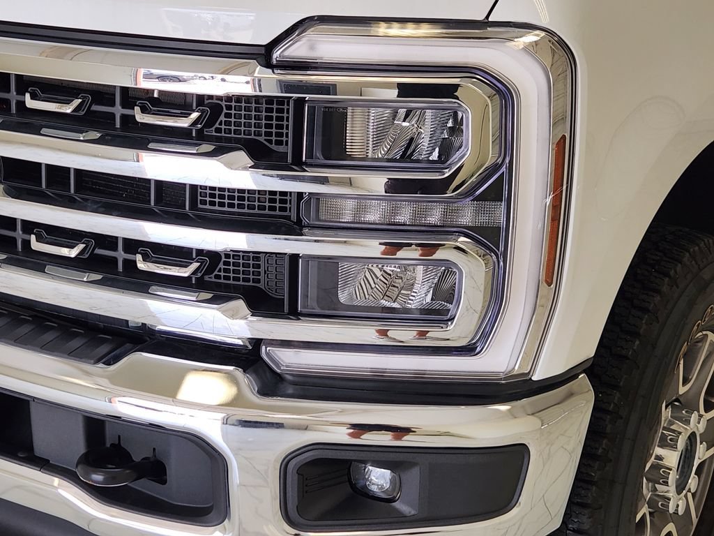 Used 2024 Ford F250 Lariat AWD/4WD image 9