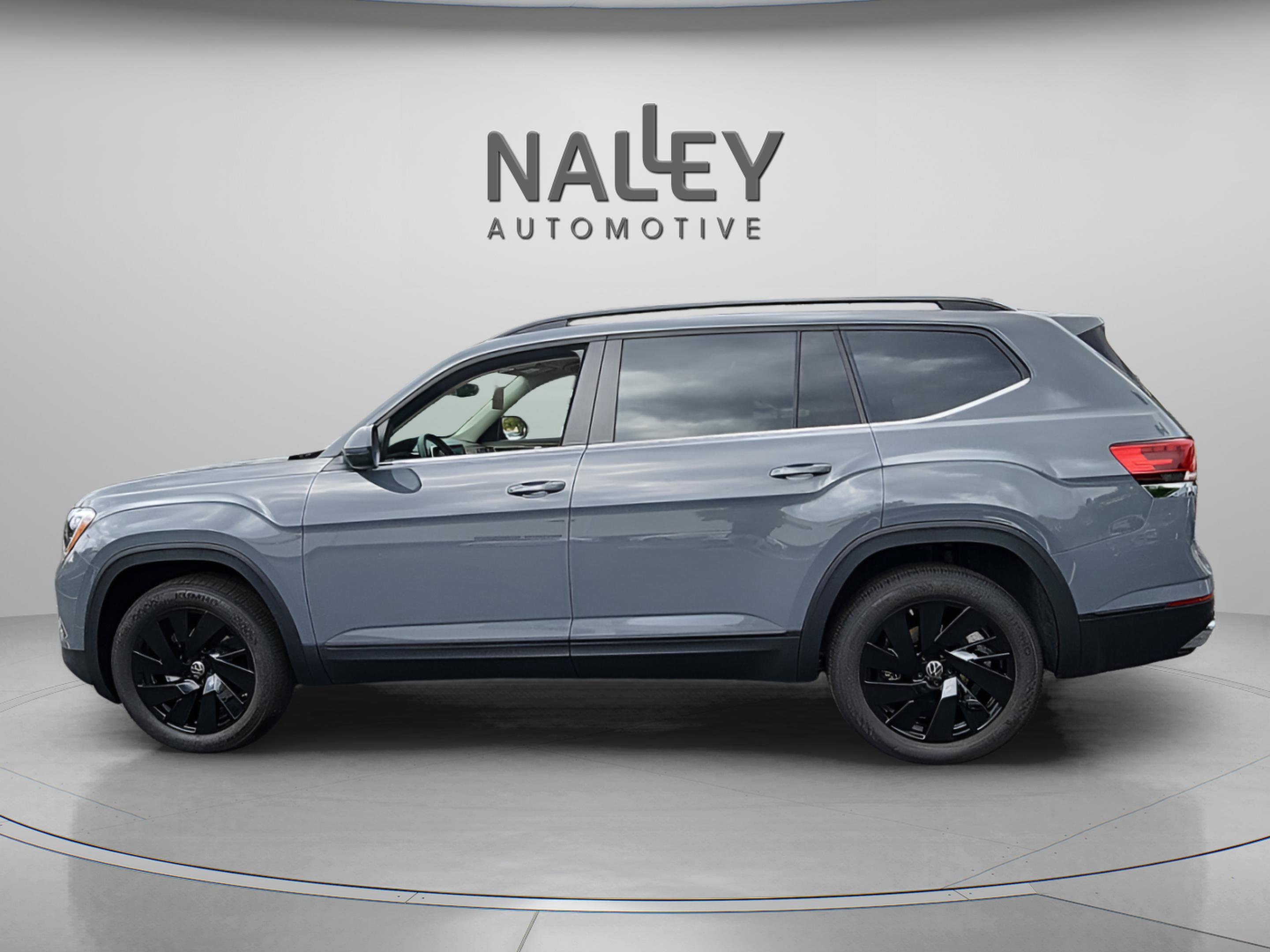 New 2026 Volkswagen Atlas SE image 2