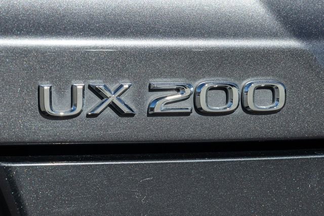 Used 2022 Lexus UX 200 image 5