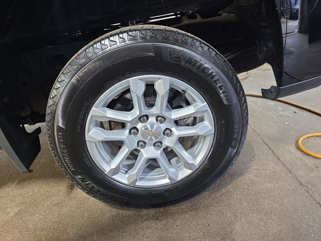 Used 2024 Chevrolet Silverado 1500 LT AWD/4WD image 32