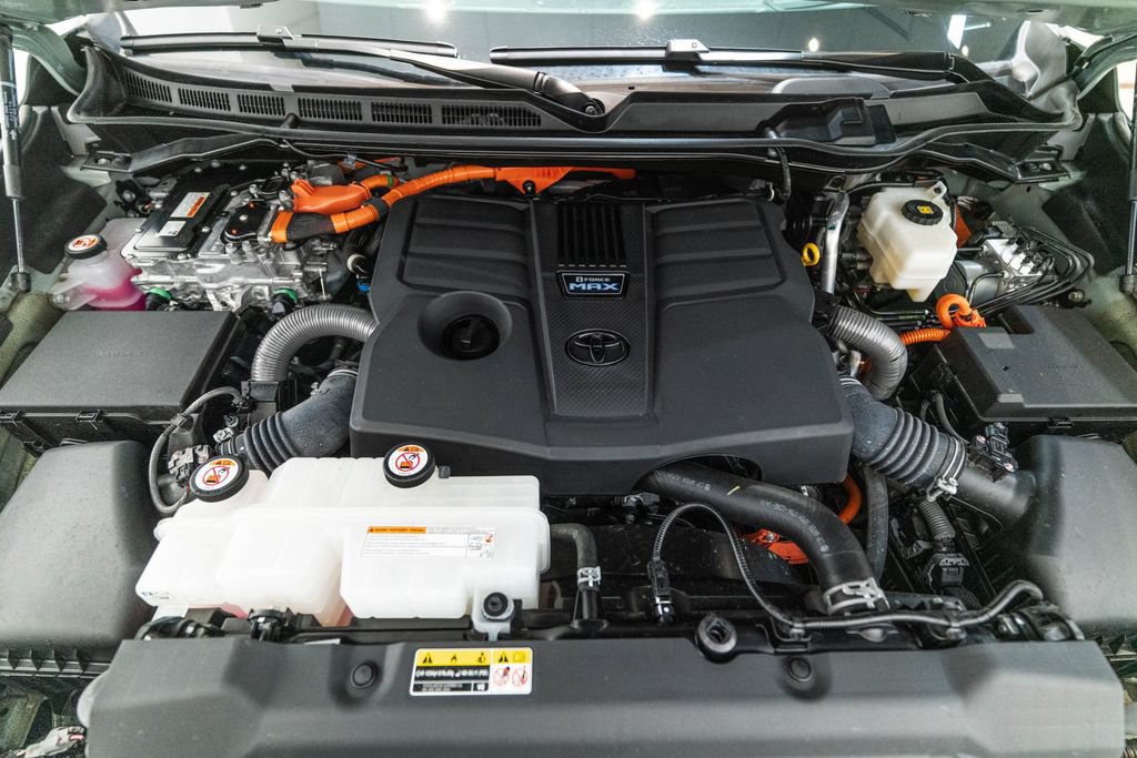 Used 2024 Toyota Tundra Platinum AWD/4WD image 43