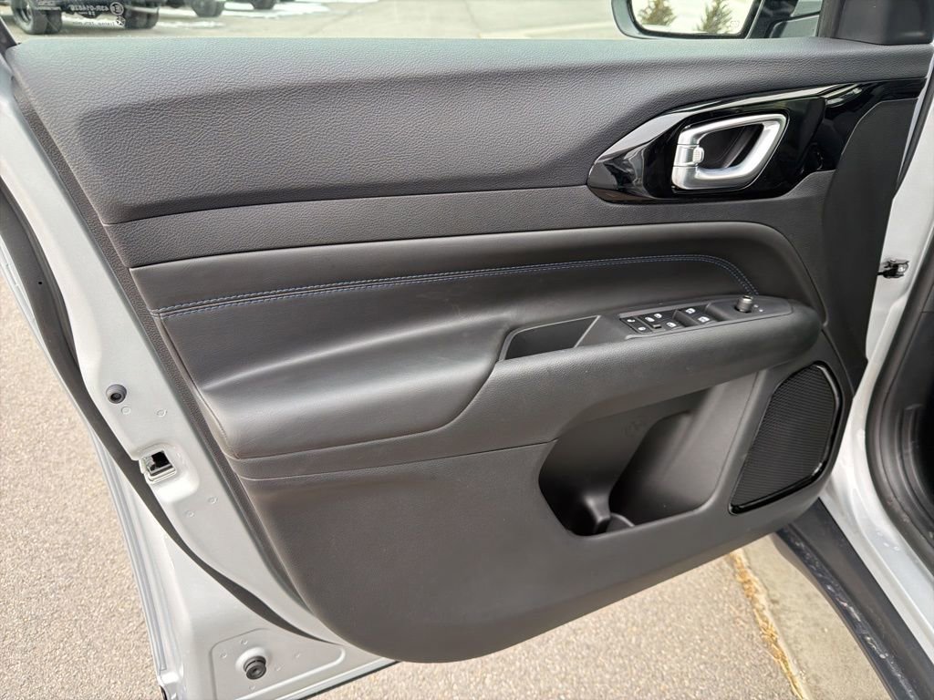 New 2026 Jeep Compass Limited image 10