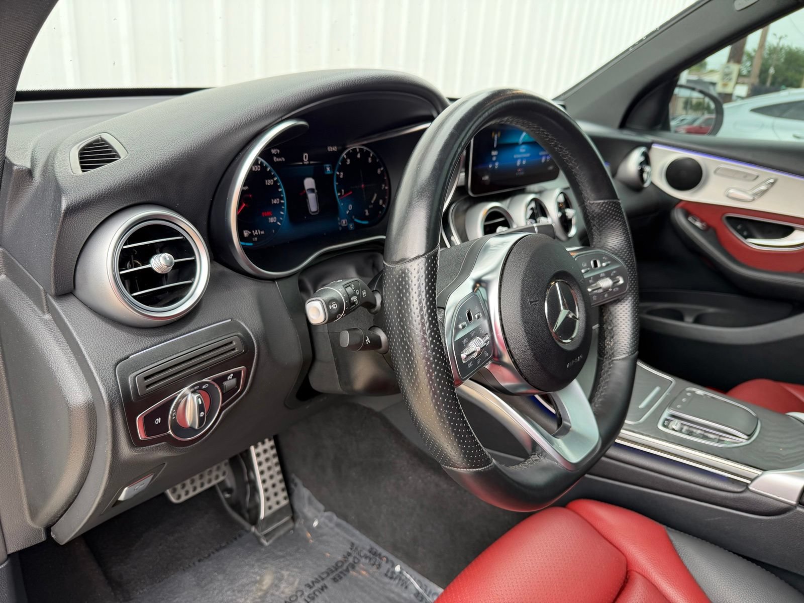 Used 2022 Mercedes-Benz GLC 300 4MATIC w/ AMG Line image 17