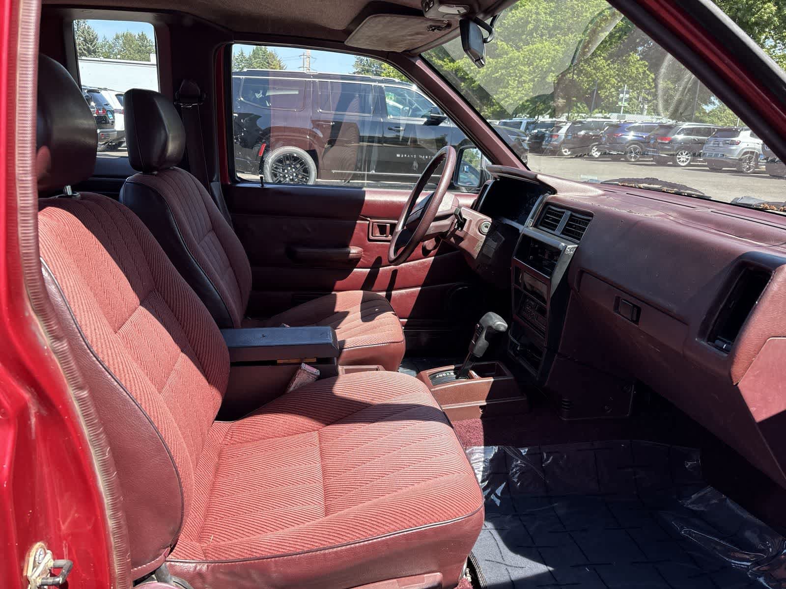 Used 1993 Nissan Pickup 2WD King Cab image 11