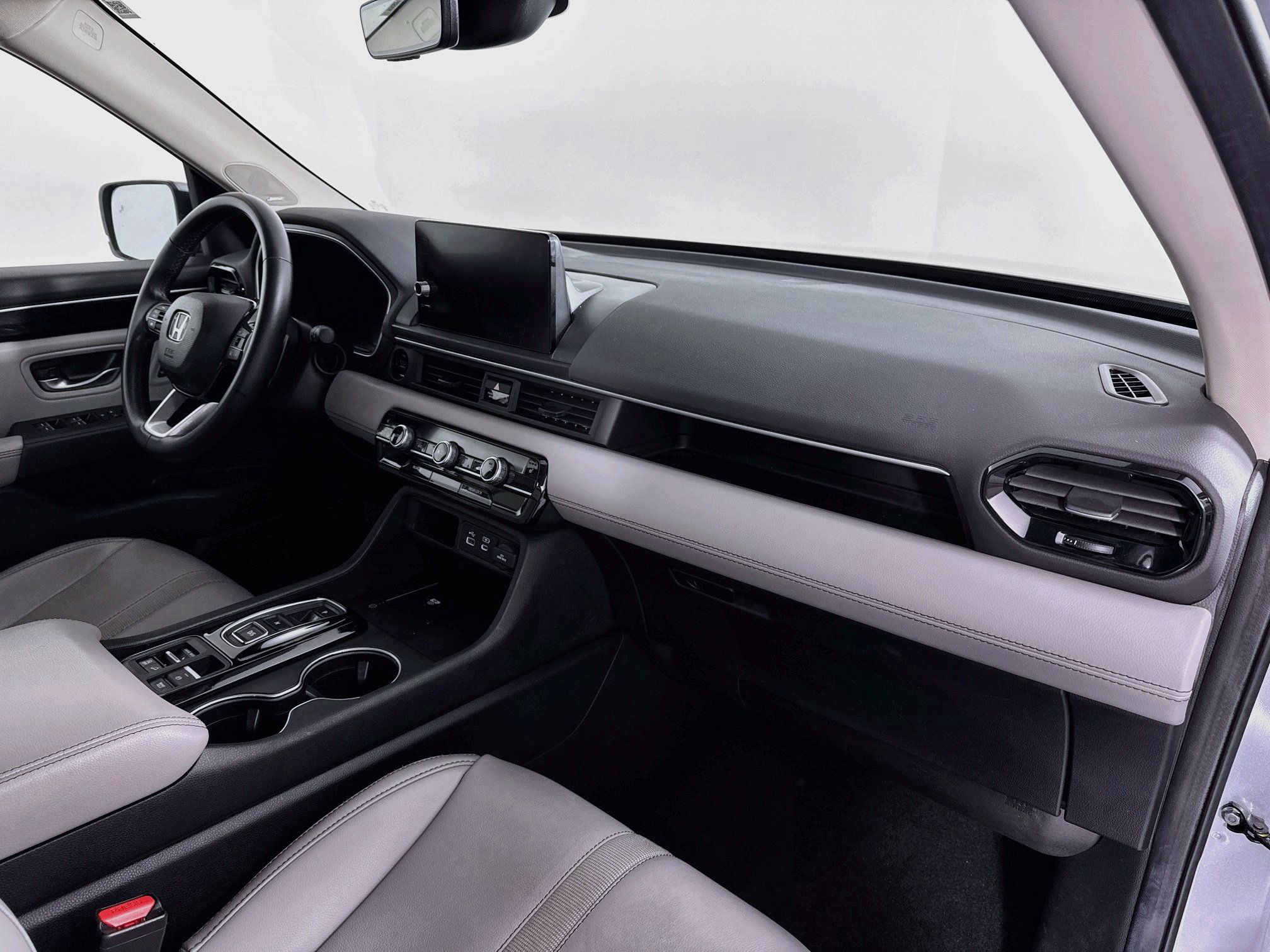 Certified 2025 Honda Pilot Touring image 32