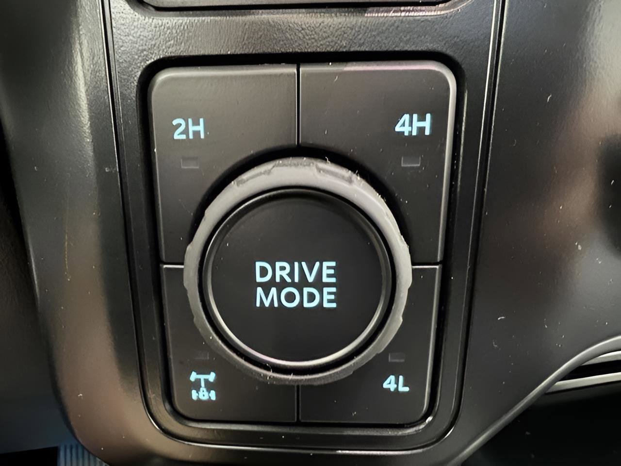 New 2026 Ford F350 Lariat w/ Black Appearance Package image 20