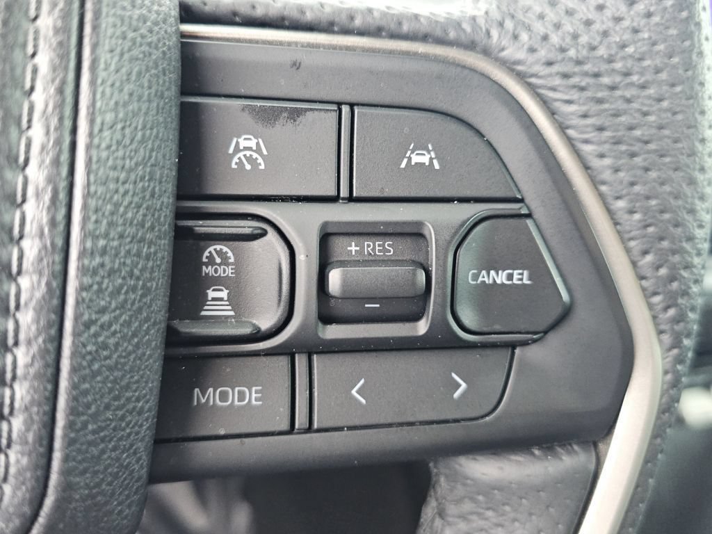 Used 2025 Toyota Tacoma SR5 AWD/4WD image 13