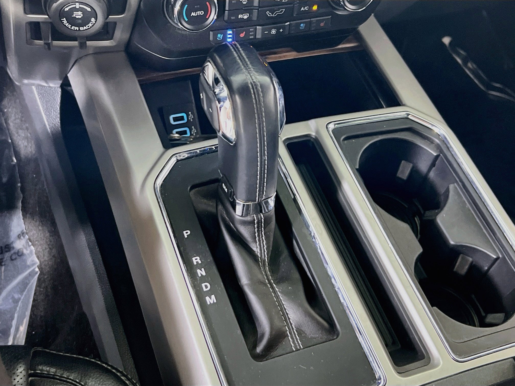 Used 2018 Ford F150 Lariat w/ Max Trailer Tow Package image 17