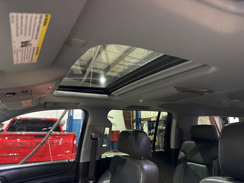Used 2015 Chevrolet Suburban LTZ image 32