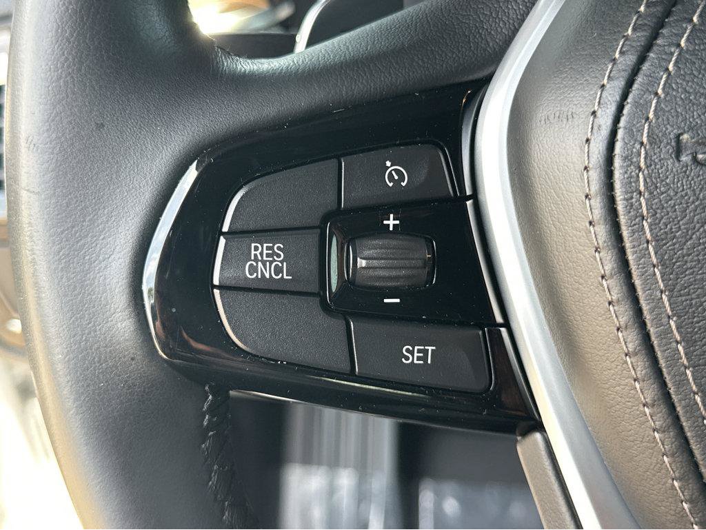 Used 2019 BMW 530e w/ Premium Package RWD image 22