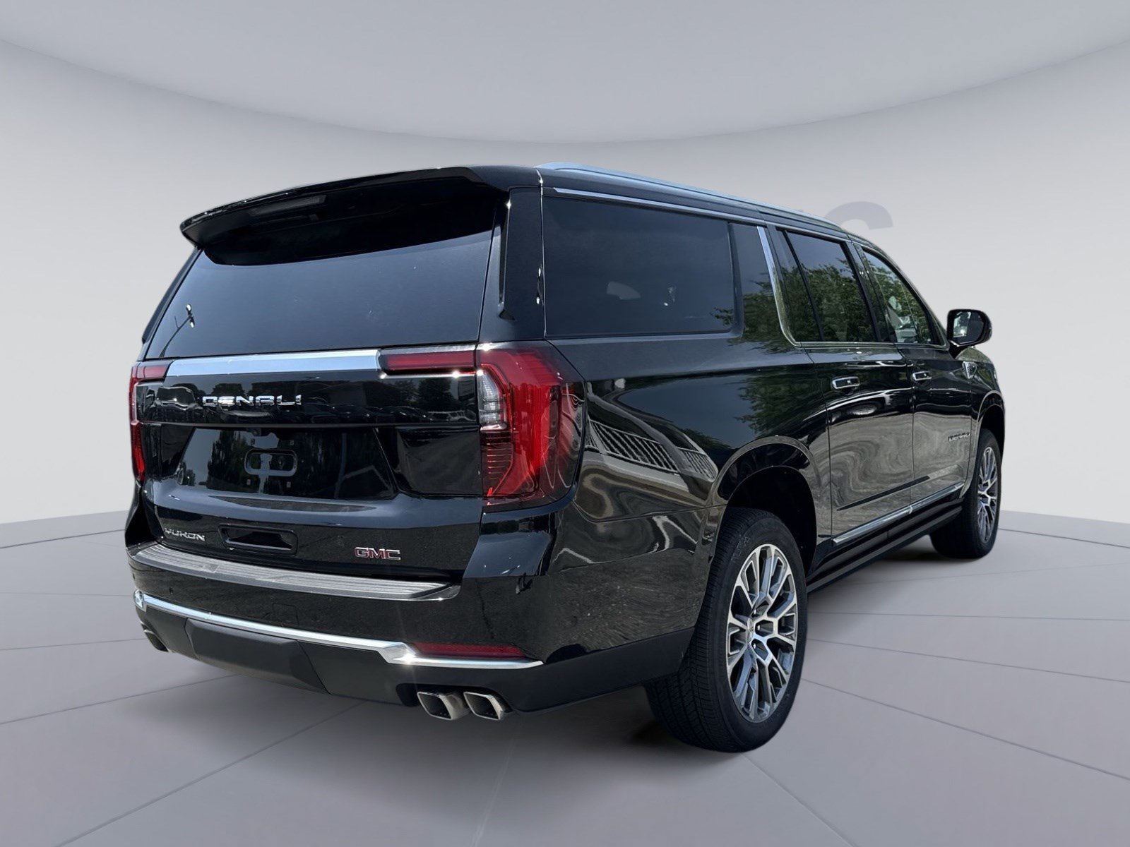 New 2026 GMC Yukon XL Denali w/ Sun & Power Step Package AWD/4WD image 5