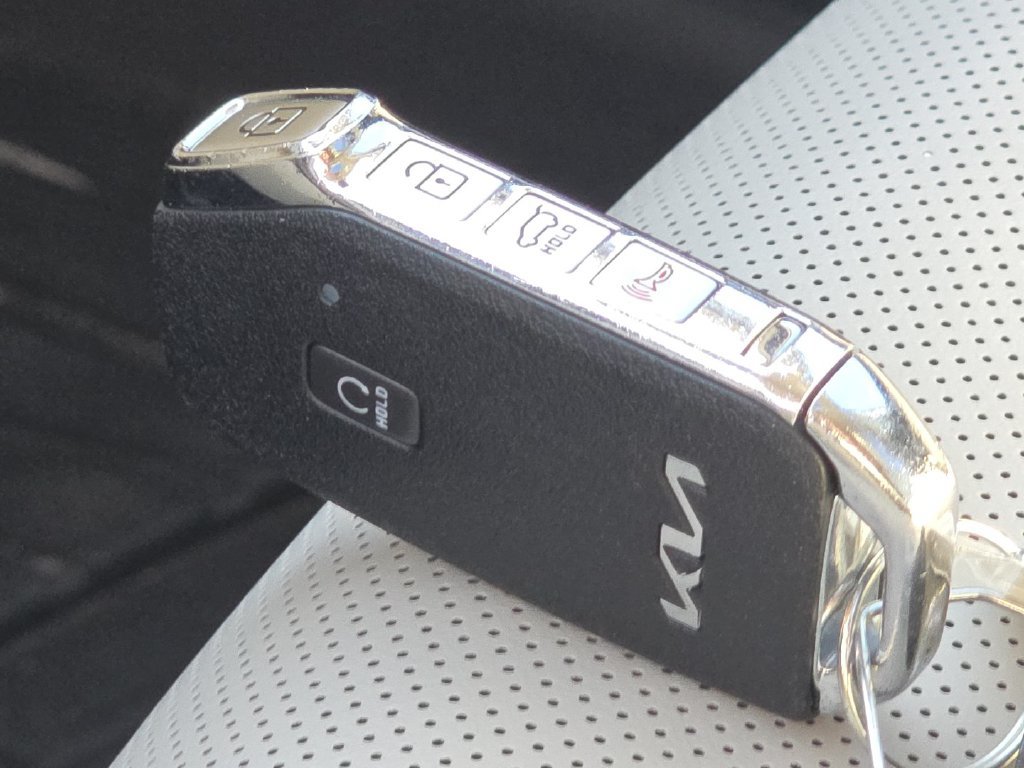 Used 2022 Kia Telluride S AWD/4WD image 36