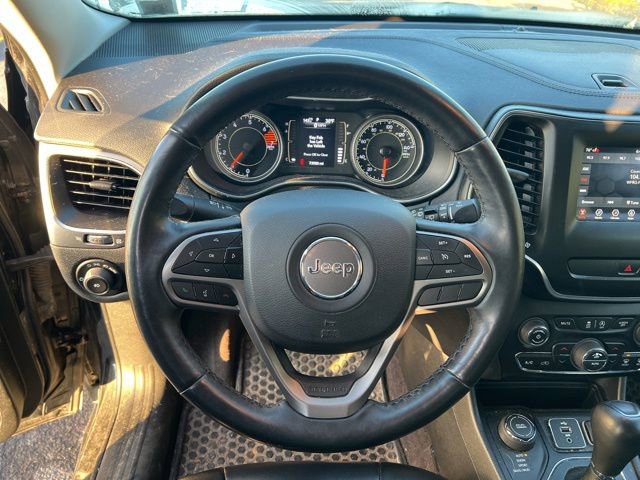 Used 2019 Jeep Cherokee Latitude Plus w/ Comfort/Convenience Group AWD/4WD image 16