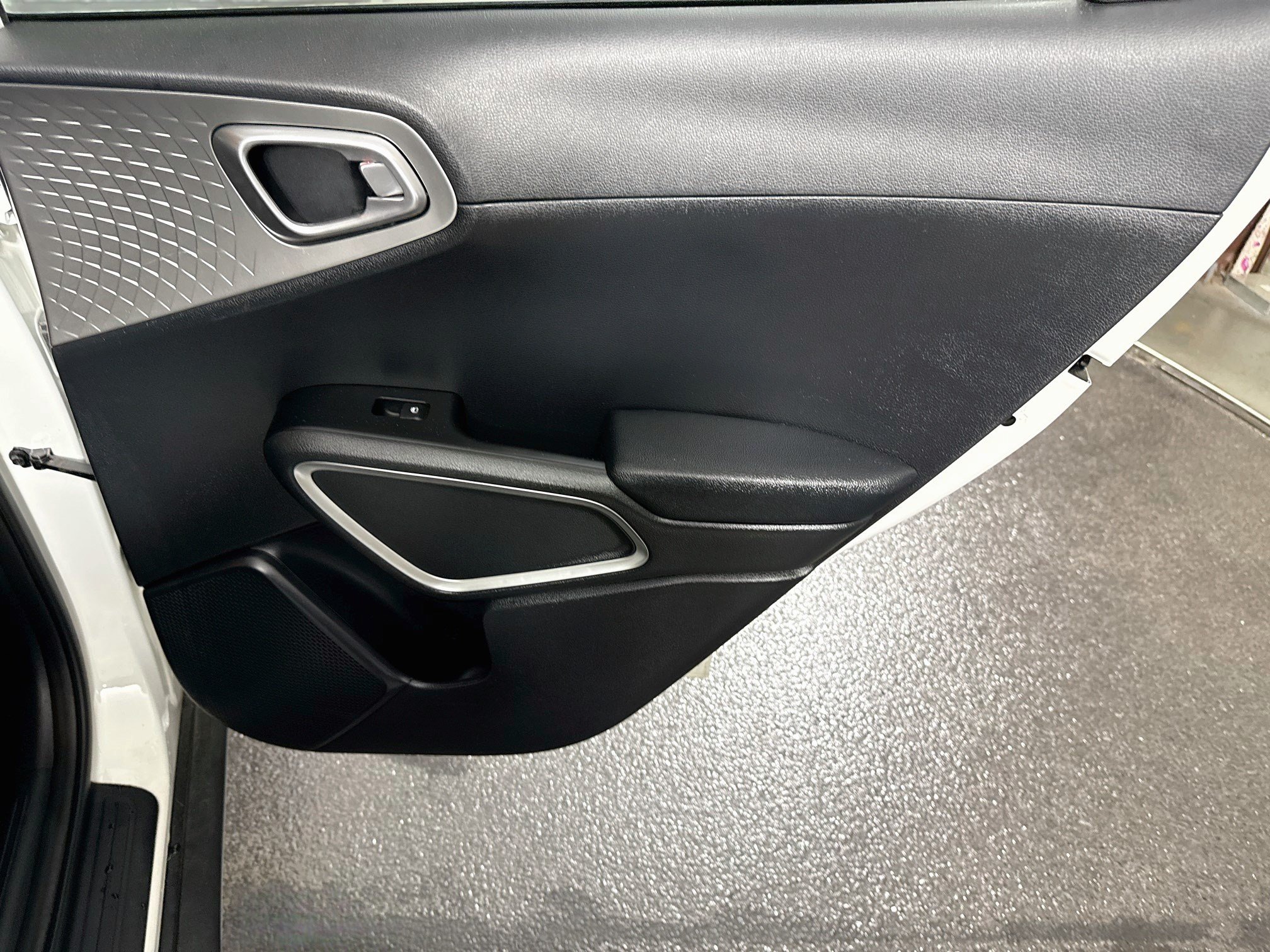 Used 2023 Kia Soul LX w/ LX Technology Package FWD image 27