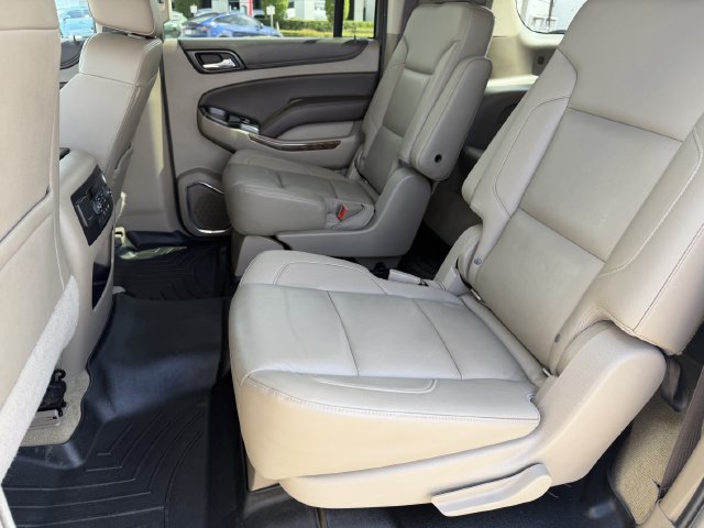 Used 2018 Chevrolet Suburban LT RWD image 26