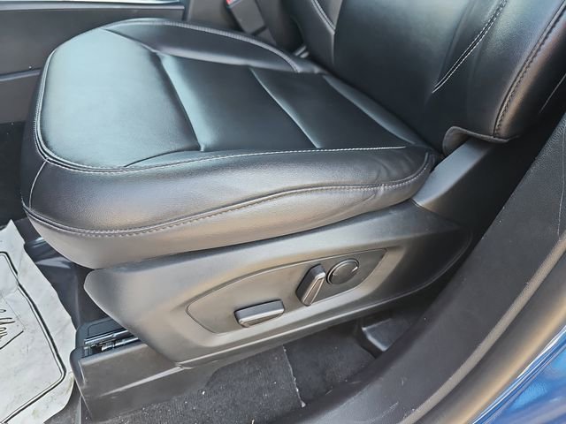 Used 2022 Ford Explorer XLT w/ Equipment Group 202A image 18