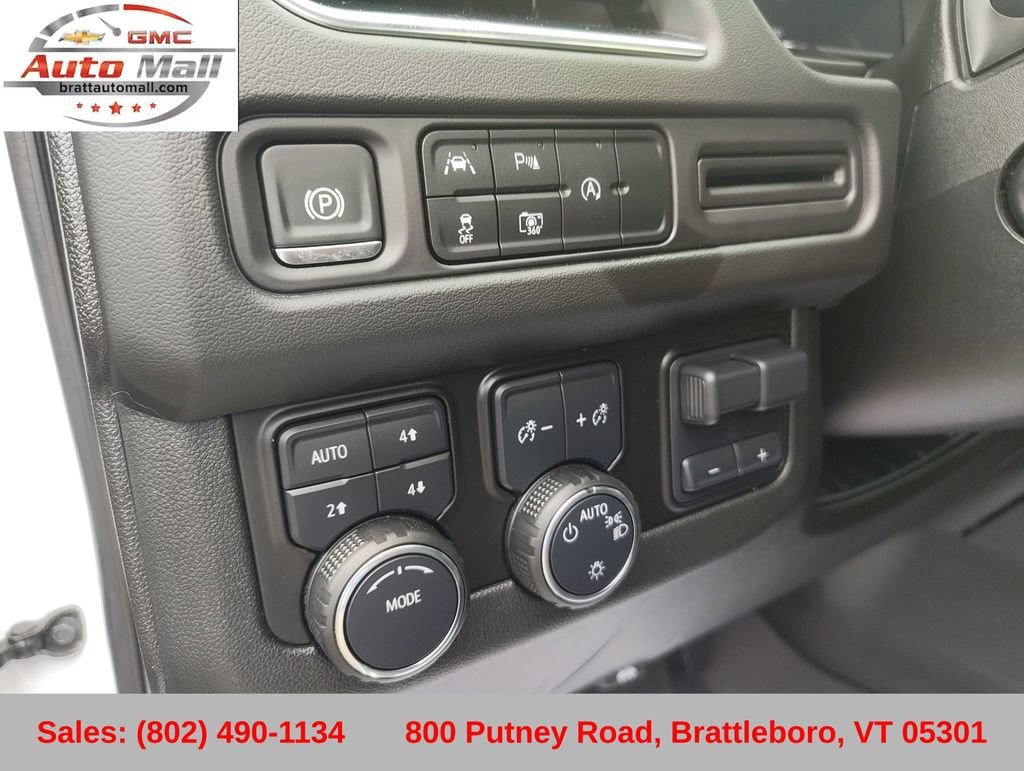 Certified 2024 Chevrolet Suburban RST w/ Luxury Package AWD/4WD image 31