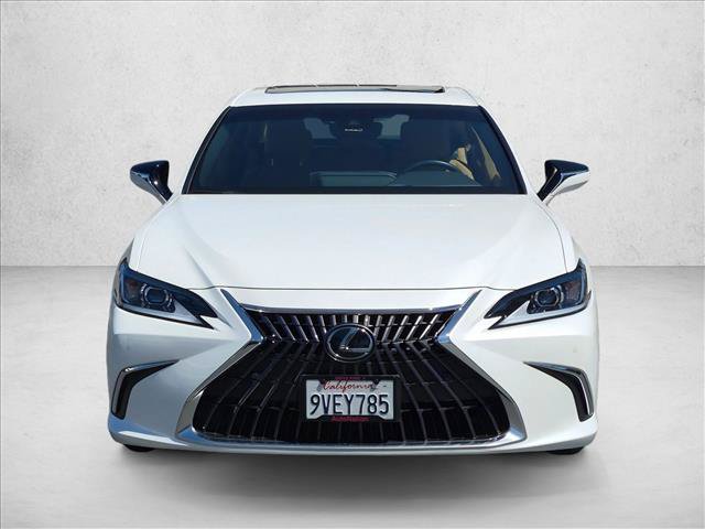 Used 2025 Lexus ES 300h w/ Premium Package FWD image 2