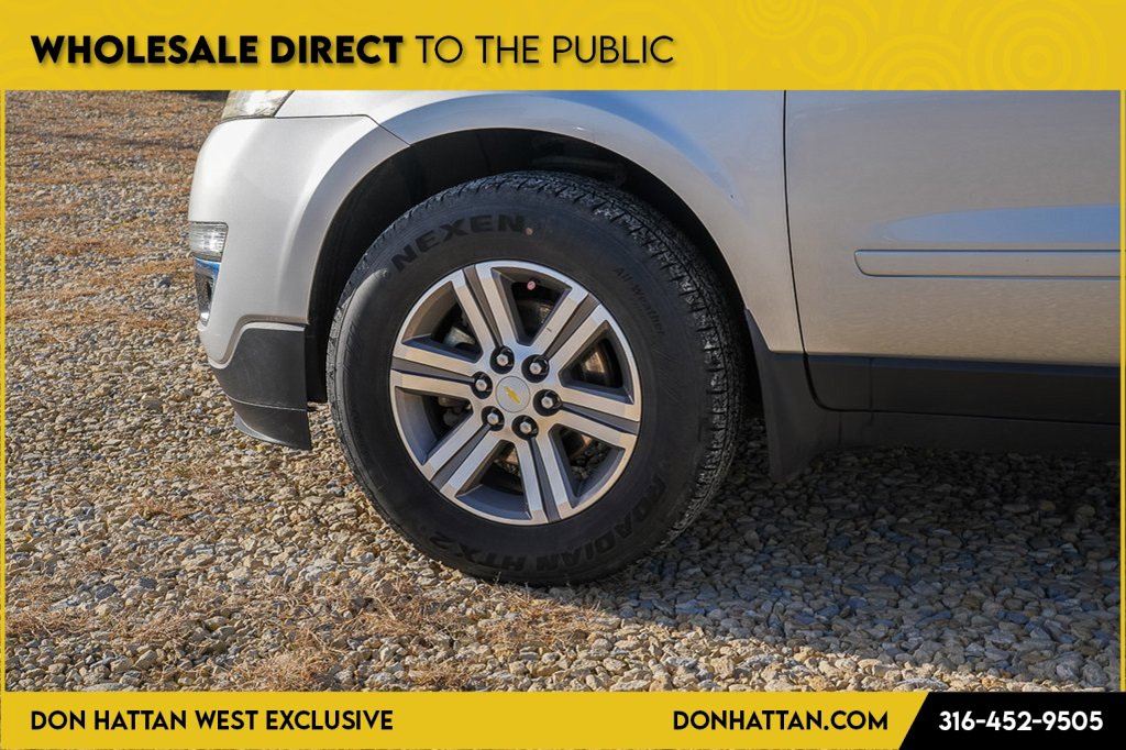 Used 2015 Chevrolet Traverse LT image 38
