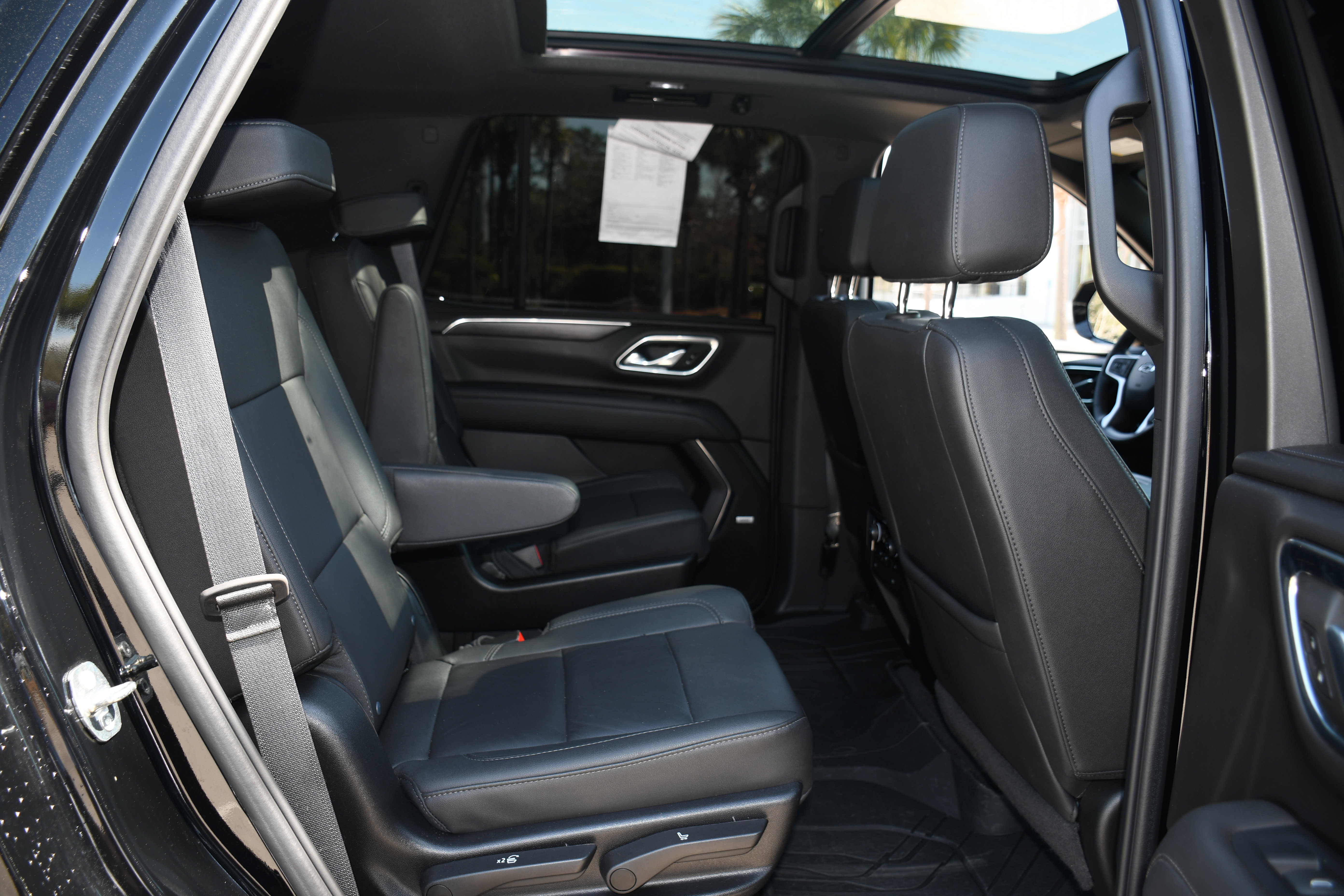 Used 2023 Chevrolet Tahoe Z71 w/ Luxury Package image 21