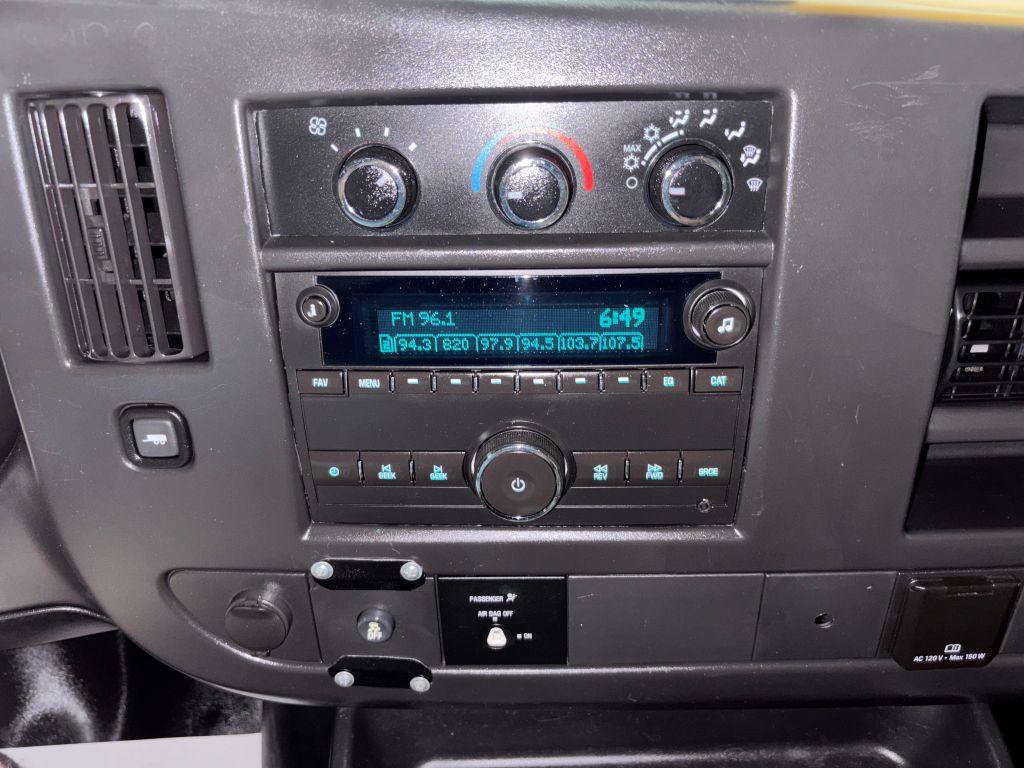 Used 2016 Chevrolet Express 3500 RWD image 16
