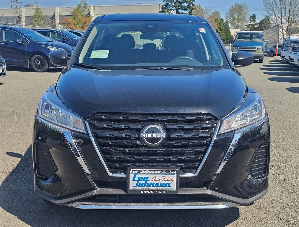 New 2025 Nissan Kicks Play S image 2