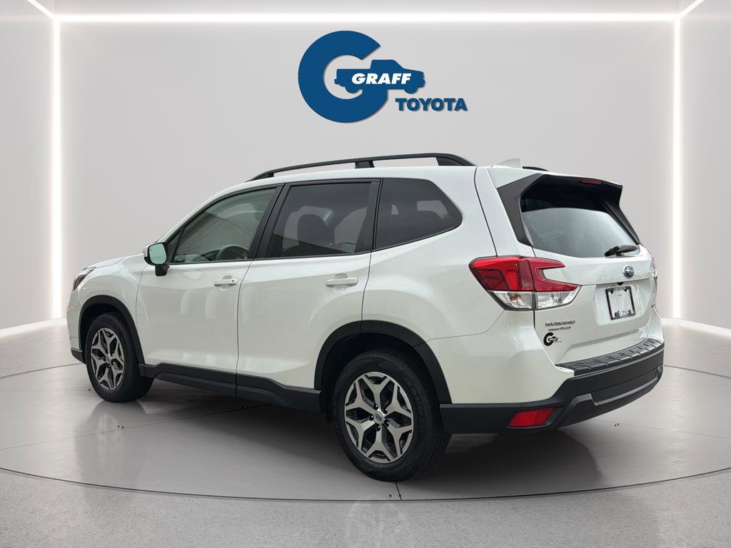 Used 2021 Subaru Forester Premium AWD/4WD image 4