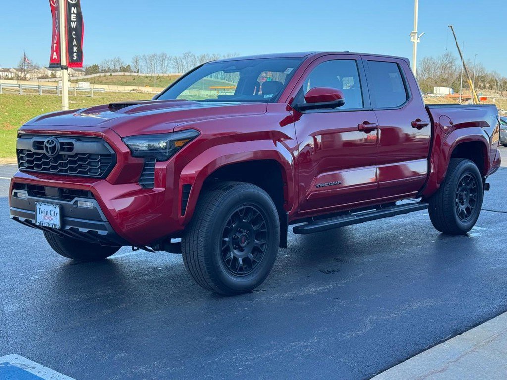 Certified 2024 Toyota Tacoma TRD Sport w/ TRD Sport Premium Package AWD/4WD image 8