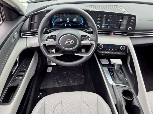 New 2026 Hyundai Elantra SEL Sport FWD image 7