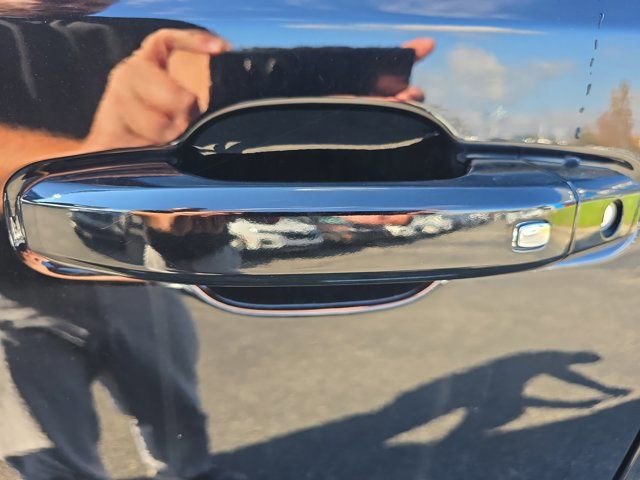 Used 2023 Chevrolet Silverado 1500 RST w/ Z71 Off-Road Package AWD/4WD image 14