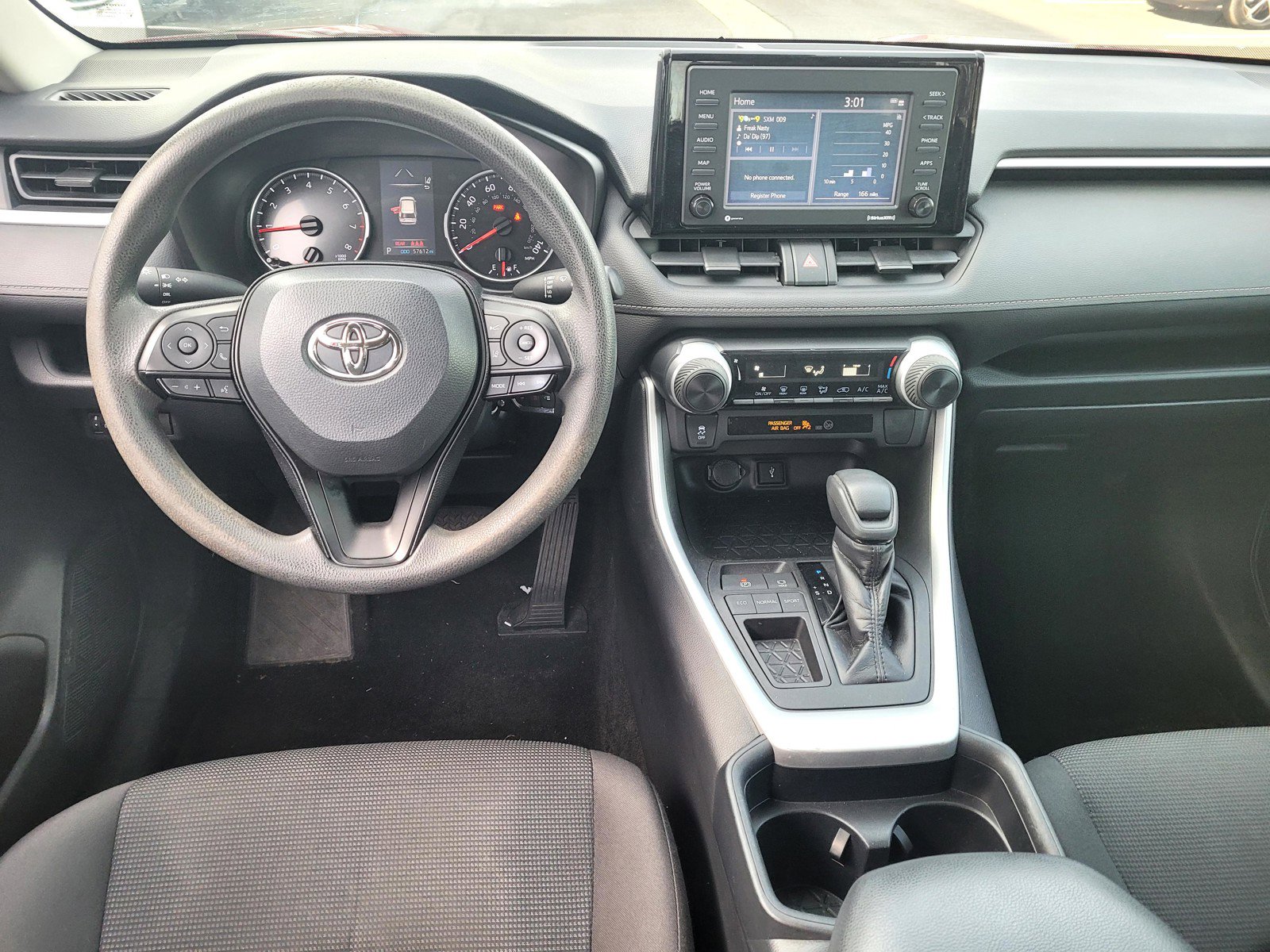 Used 2020 Toyota RAV4 LE image 12