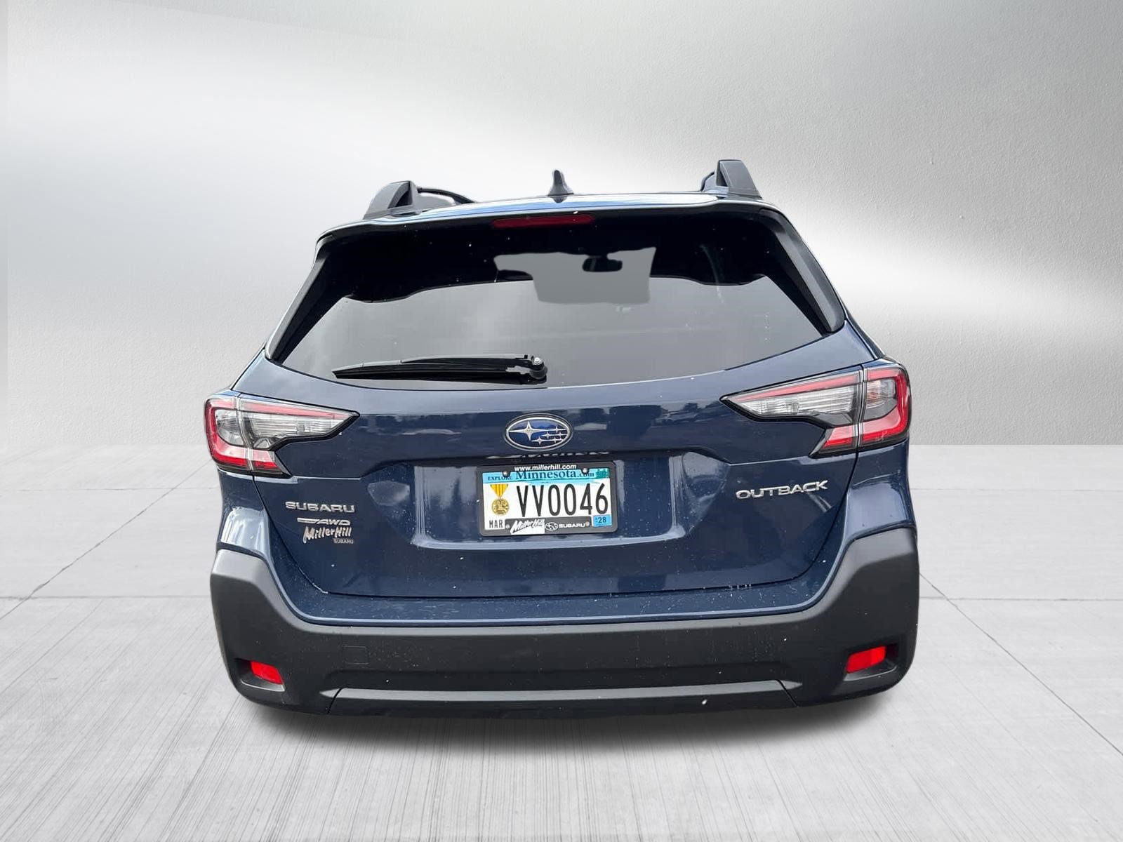 Used 2023 Subaru Outback Premium image 7