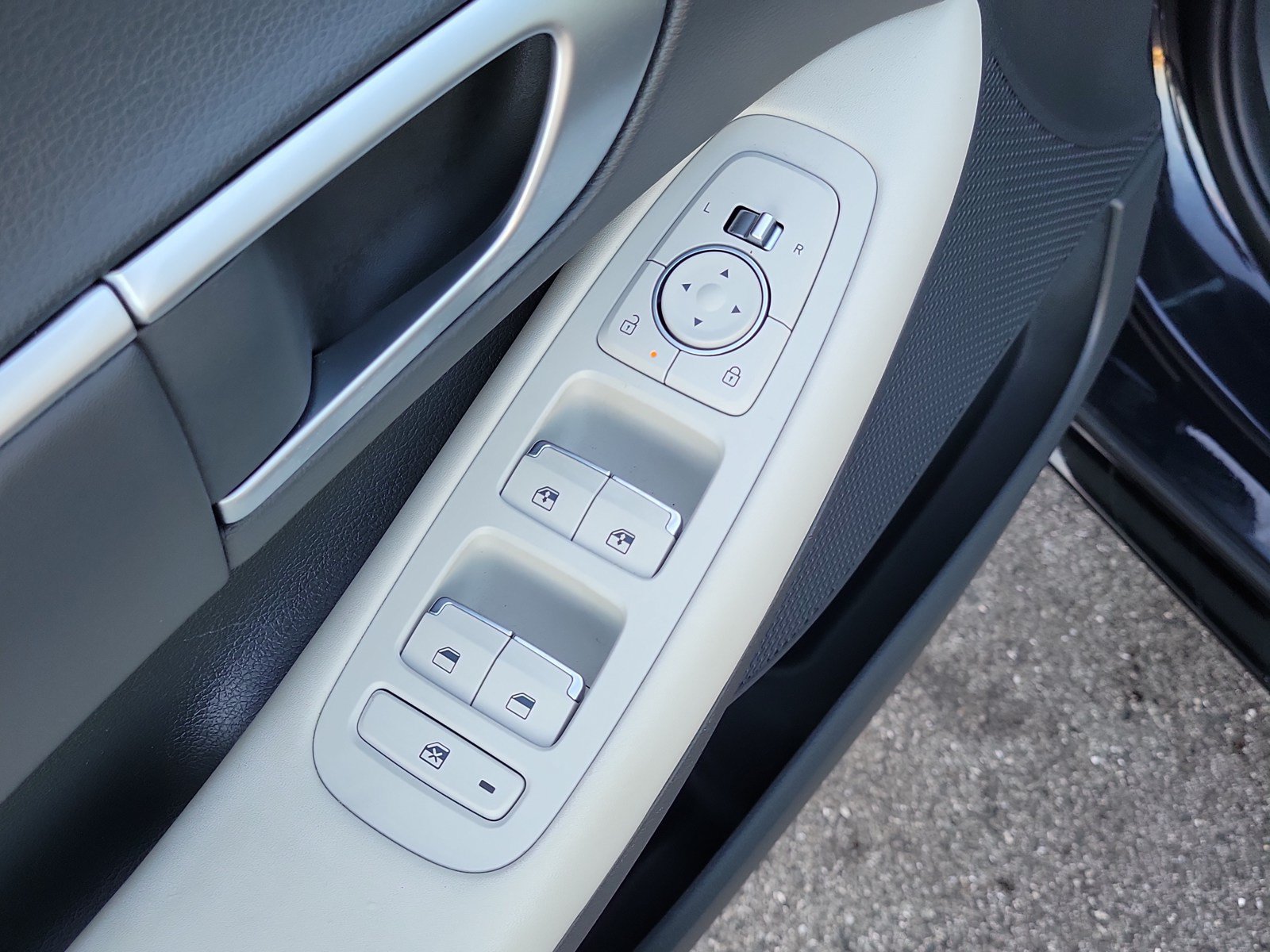 Used 2024 Hyundai Sonata SEL w/ Convenience Package FWD image 14