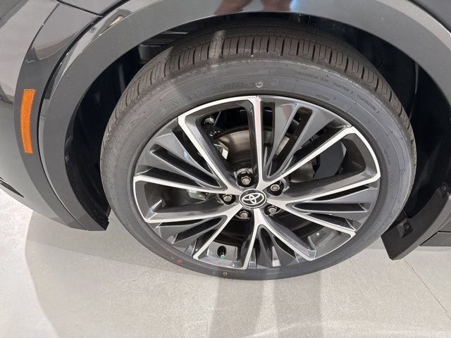 New 2026 Toyota Prius XLE FWD image 4