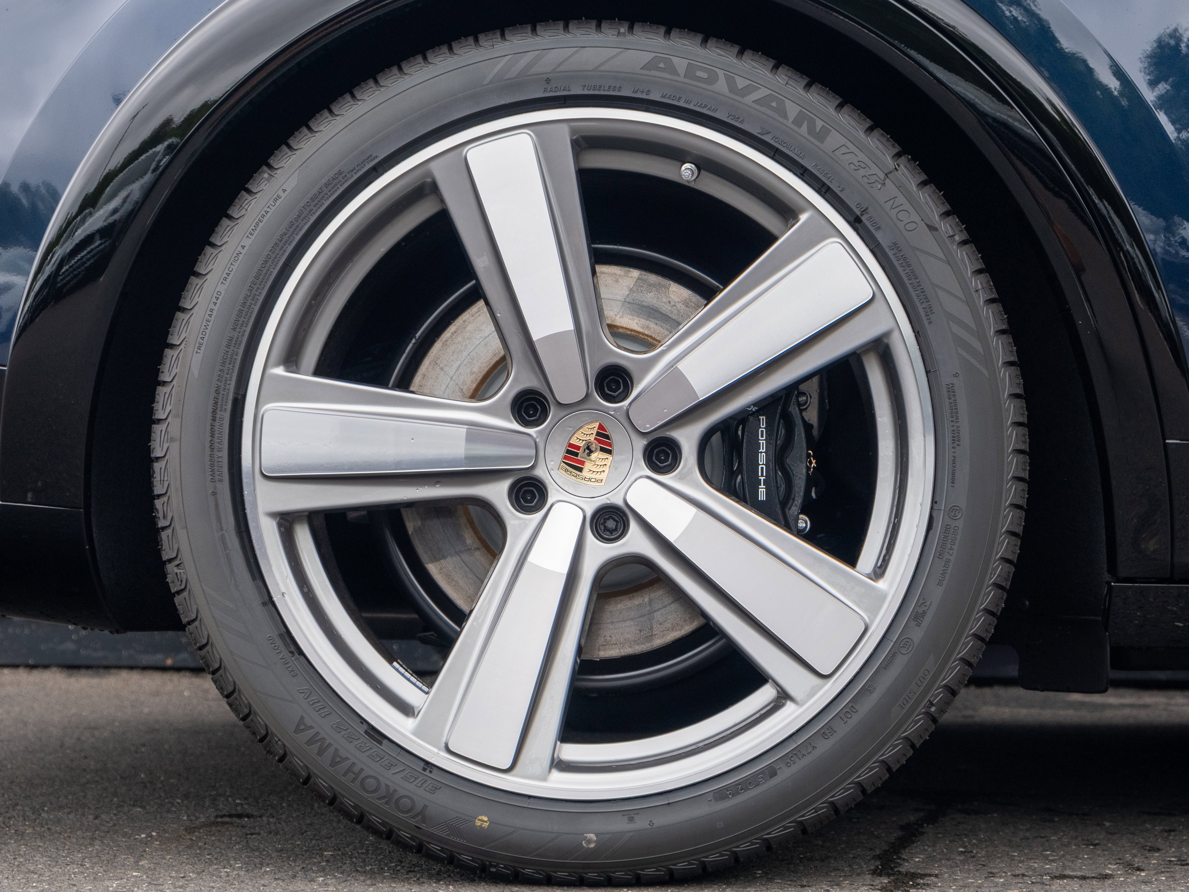 New 2025 Porsche Cayenne GTS image 14
